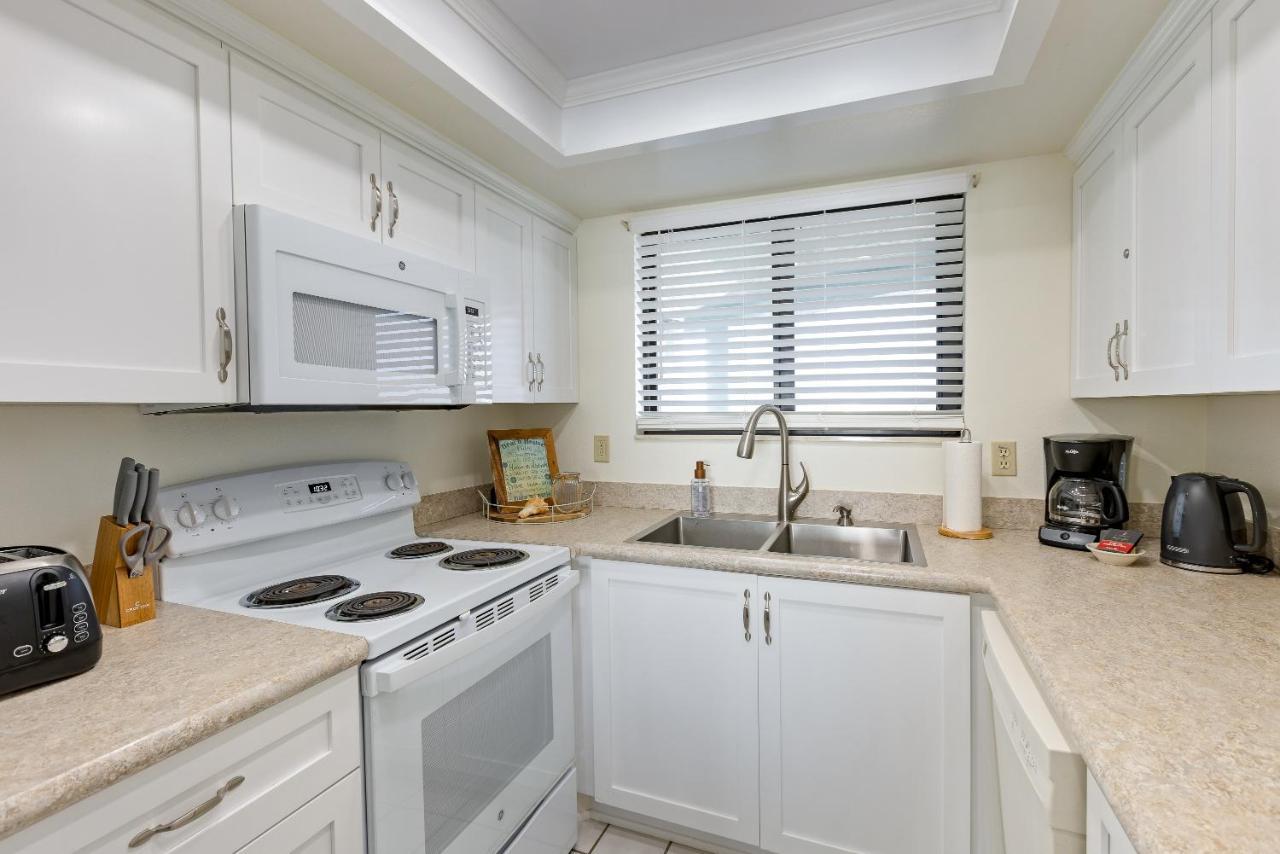 Ocean View With A Beachfront Pool At Ocean Trillium Condo ~ 403 New Smyrna Beach Dış mekan fotoğraf